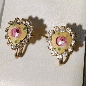 Heart shaped Vintage Screw Back Earrings. sPainted rose rhinestone